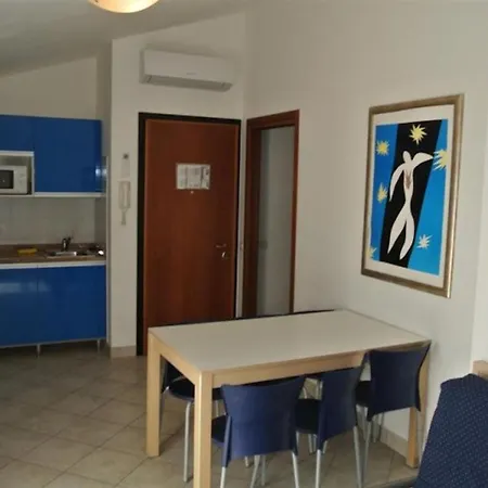 Cozy Flat 80m From The Apartment Bibione